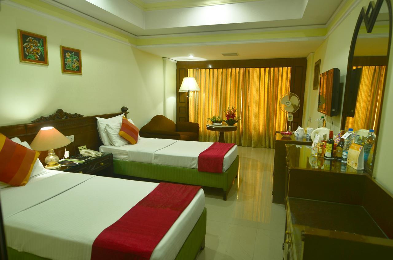 Empires Hotel Puri Exterior foto